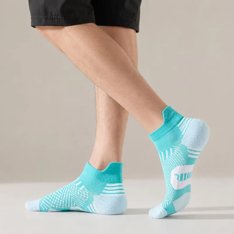 Mesh Ventilated Anti Abrasion Sports Ankle Socks Moisture Wicking